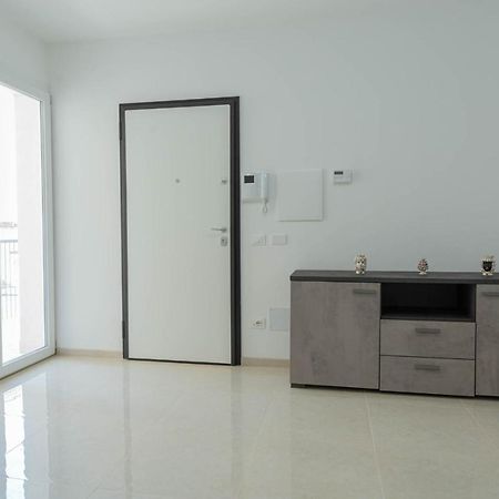 Raganzino Apartment Pozzallo - New Building Bagian luar foto