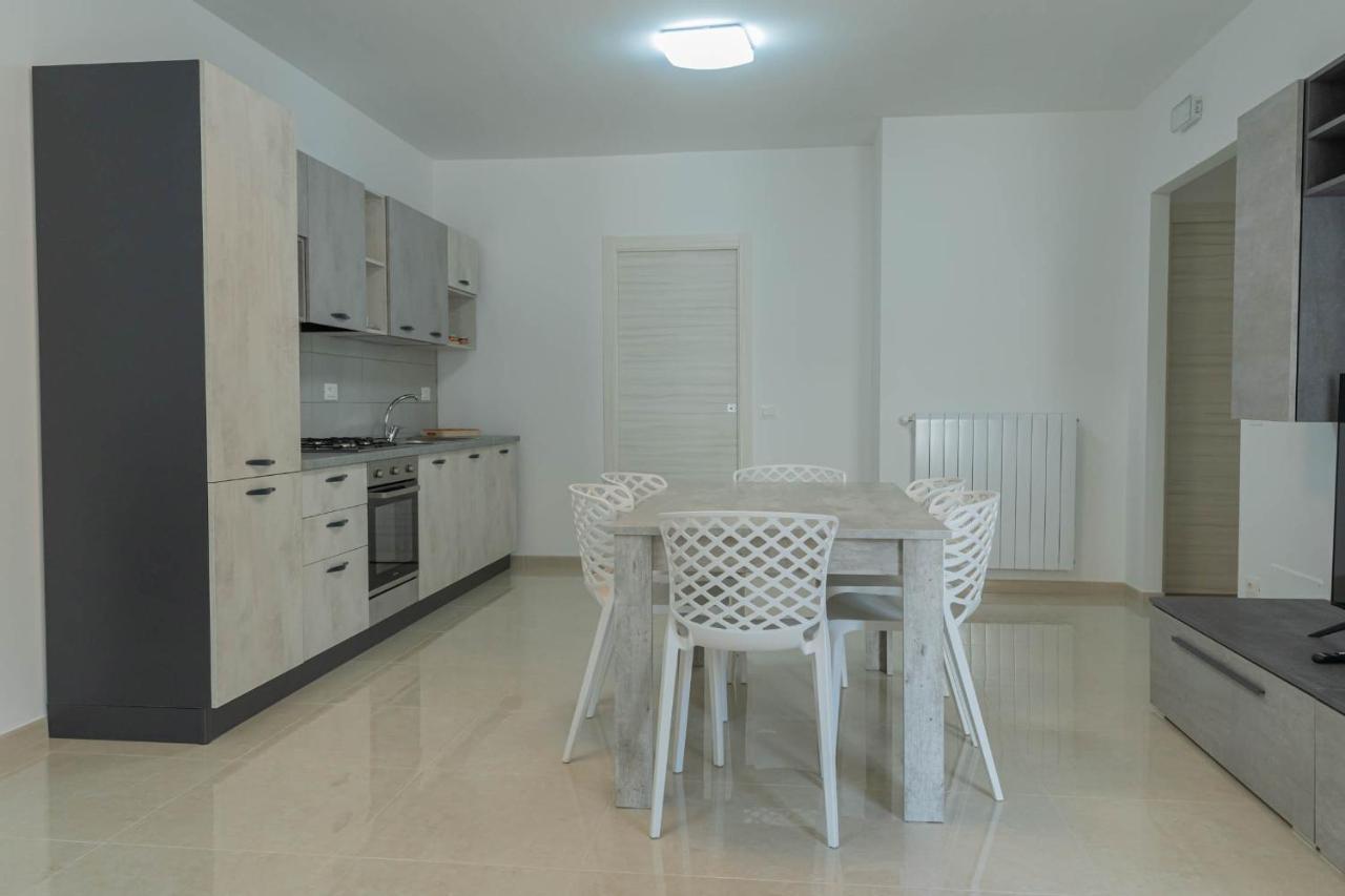 Raganzino Apartment Pozzallo - New Building Bagian luar foto